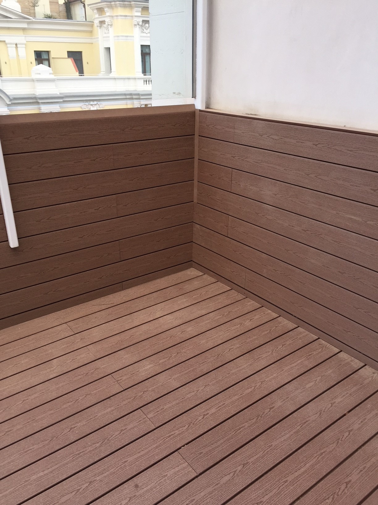 Galería de Trabajos de Montaje e Instalación de Tarimas de Exterior